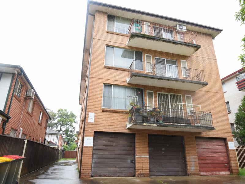 4/32 MCBURNEY ROAD, Cabramatta NSW 2166