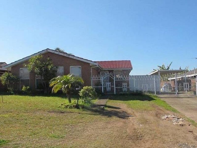 18 Mohawk Crescent, Greenfield Park NSW 2176