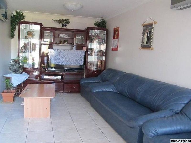 18 Mohawk Crescent, Greenfield Park NSW 2176