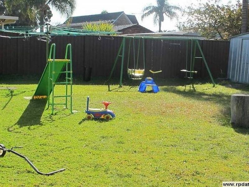 18 Mohawk Crescent, Greenfield Park NSW 2176