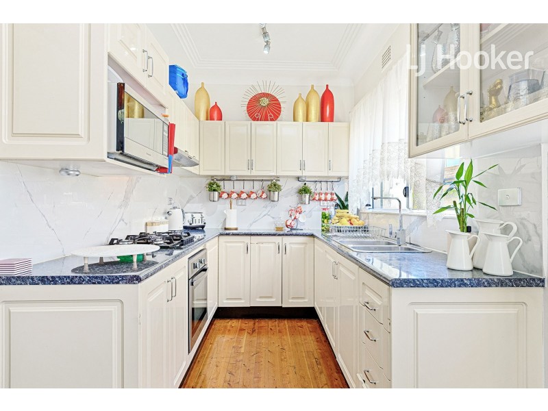 138 Smart St, Fairfield Heights NSW 2165