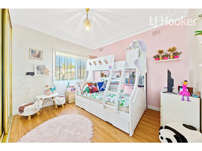 138 Smart St, Fairfield Heights NSW 2165