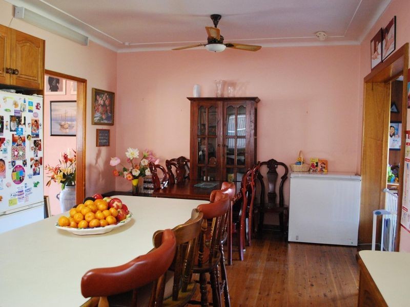 20 Surrey Avenue, Georges Hall NSW 2198