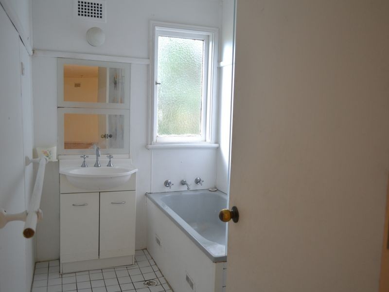 18 Mckibbin Street, Canley Heights NSW 2166