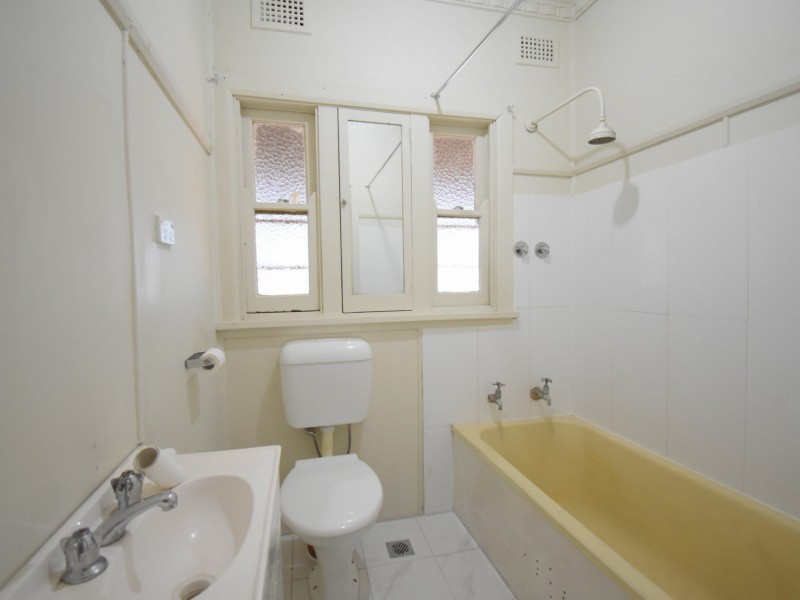 328 Cabramatta Rd, Cabramatta NSW 2166