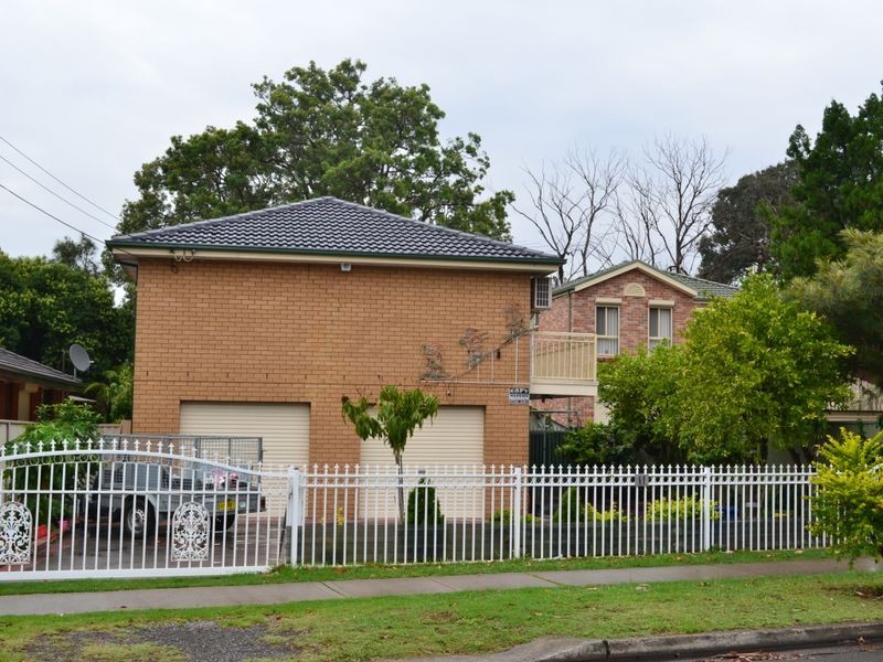 11 Waterside Crescent, Carramar NSW 2163