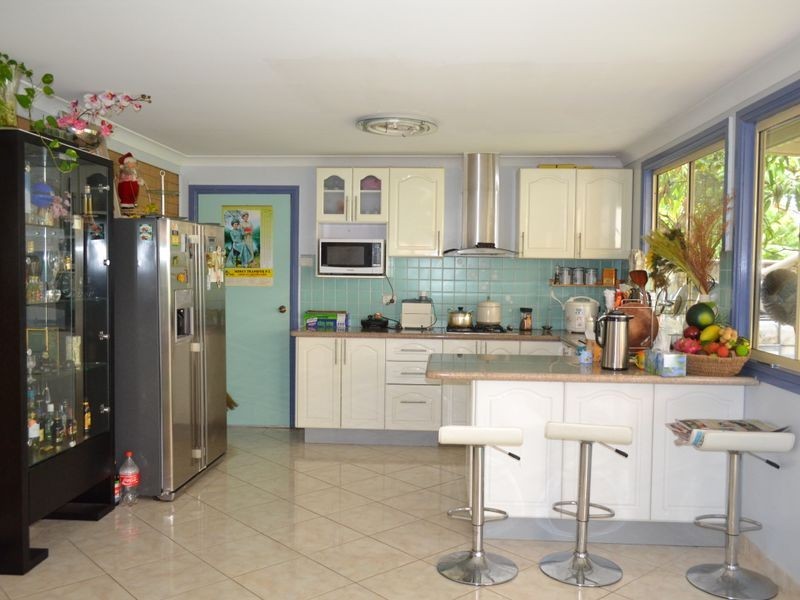 11 Waterside Crescent, Carramar NSW 2163