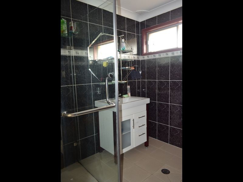 11 Waterside Crescent, Carramar NSW 2163