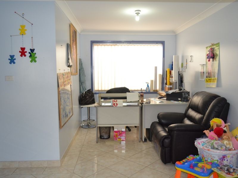 11 Waterside Crescent, Carramar NSW 2163