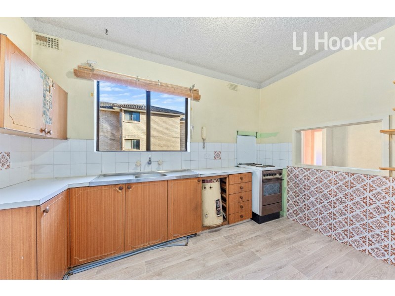 10/2 Pevensey St, Canley Vale NSW 2166
