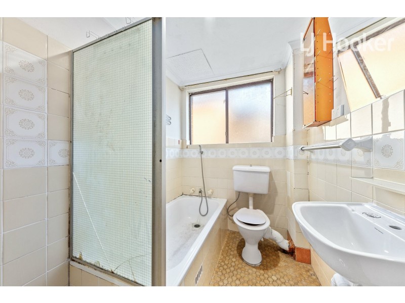 10/2 Pevensey St, Canley Vale NSW 2166