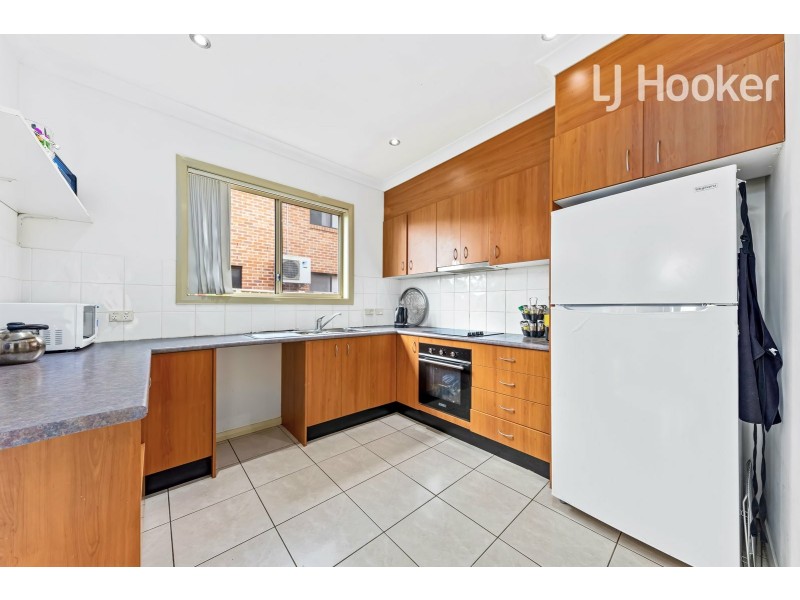 3/37 Mayberry Cr, Liverpool NSW 2170