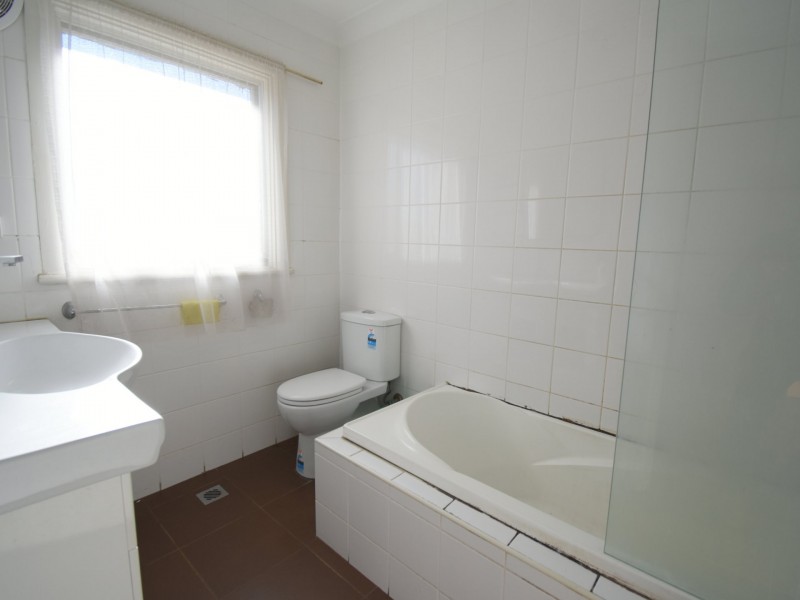 43 Jasmine Cres, Cabramatta NSW 2166