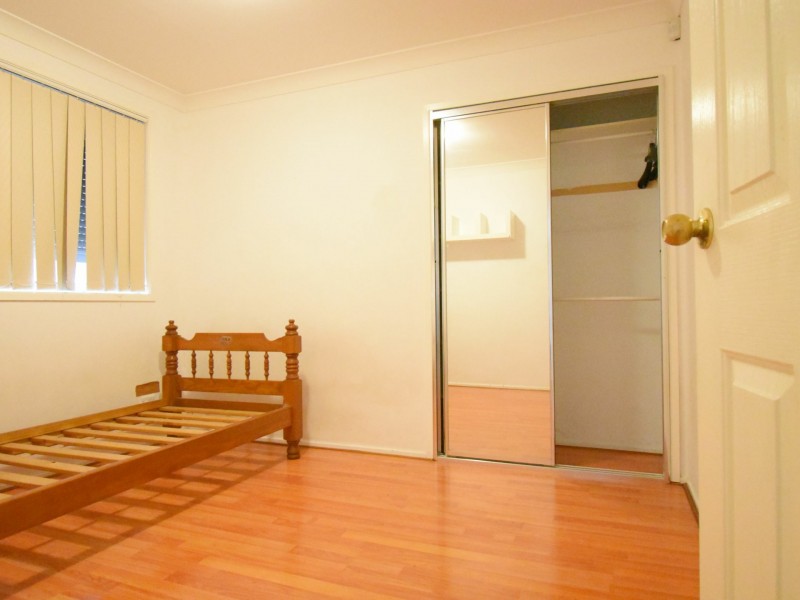 262 Whitford Rd, Green Valley NSW 2168