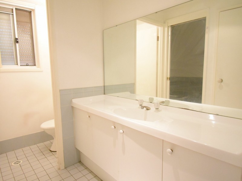 262 Whitford Rd, Green Valley NSW 2168