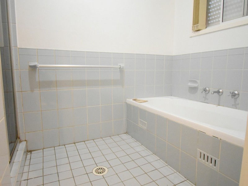 262 Whitford Rd, Green Valley NSW 2168