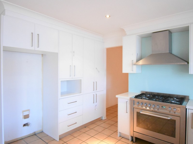 262 Whitford Rd, Green Valley NSW 2168