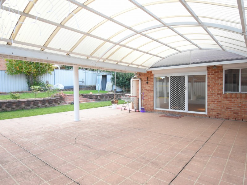 262 Whitford Rd, Green Valley NSW 2168