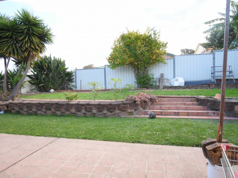 262 Whitford Rd, Green Valley NSW 2168