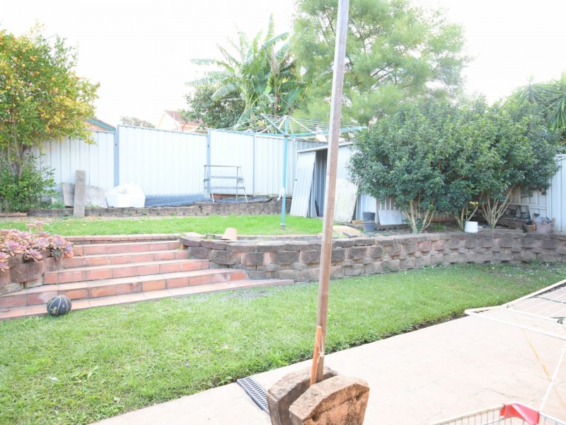 262 Whitford Rd, Green Valley NSW 2168