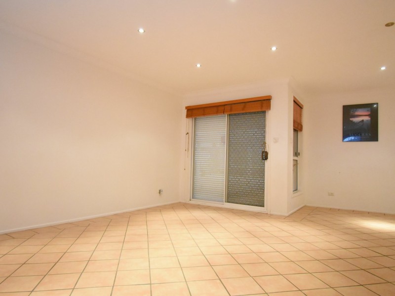 262 Whitford Rd, Green Valley NSW 2168