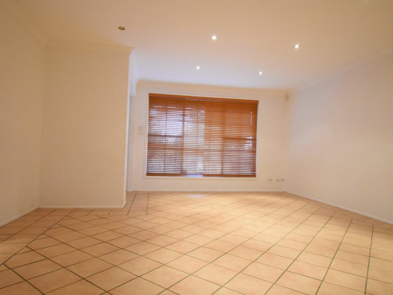 262 Whitford Rd, Green Valley NSW 2168