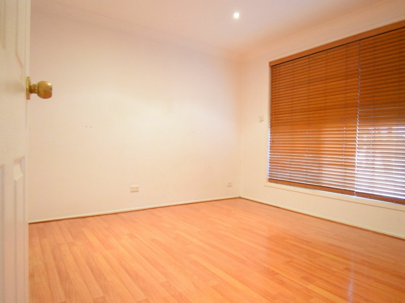 262 Whitford Rd, Green Valley NSW 2168