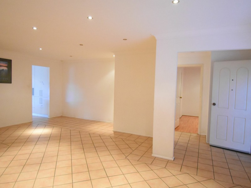 262 Whitford Rd, Green Valley NSW 2168