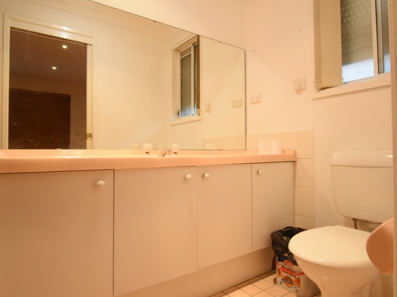 262 Whitford Rd, Green Valley NSW 2168