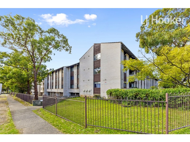 60/81 Memorial Ave, Liverpool NSW 2170