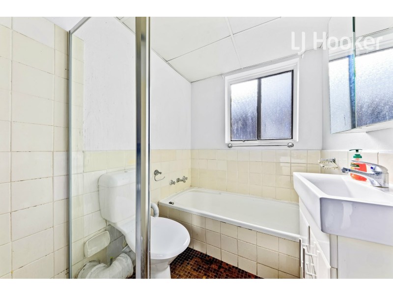 60/81 Memorial Ave, Liverpool NSW 2170