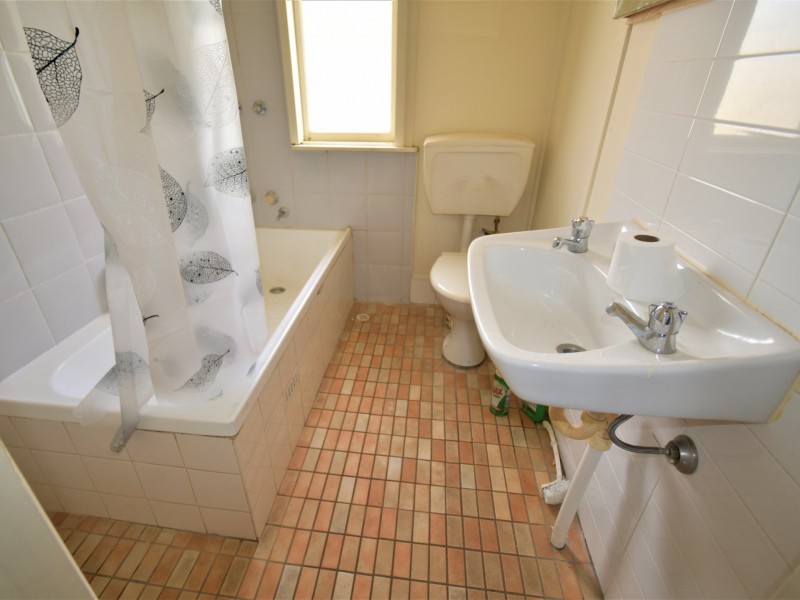 15 Coonong St, Busby NSW 2168