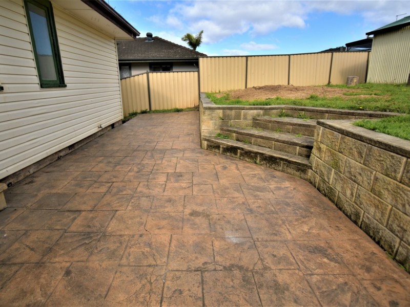 15 Coonong St, Busby NSW 2168