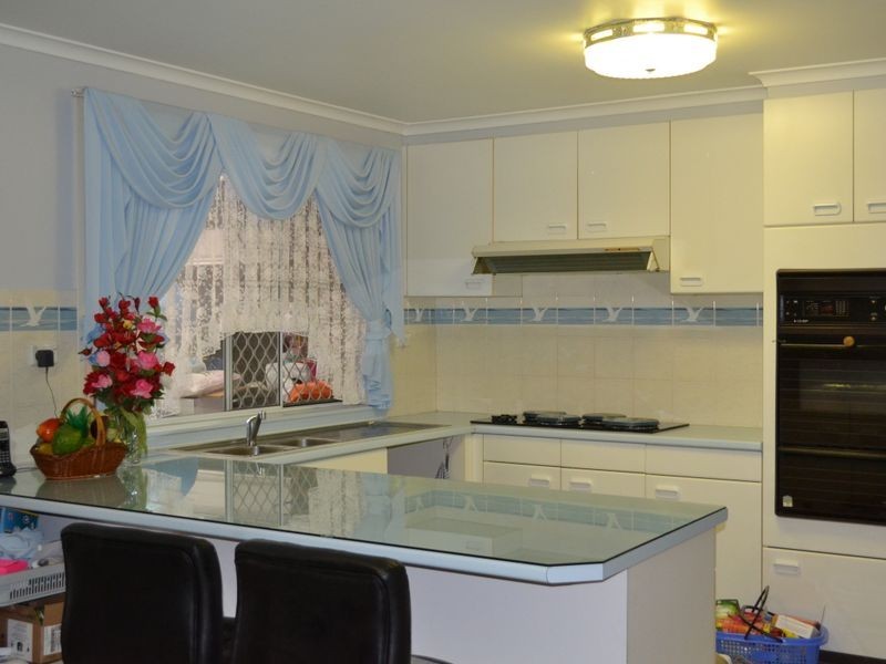 16 Mohawk Crescent, Greenfield Park NSW 2176