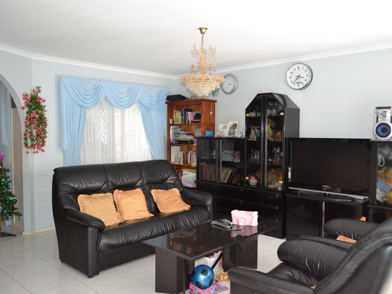 16 Mohawk Crescent, Greenfield Park NSW 2176