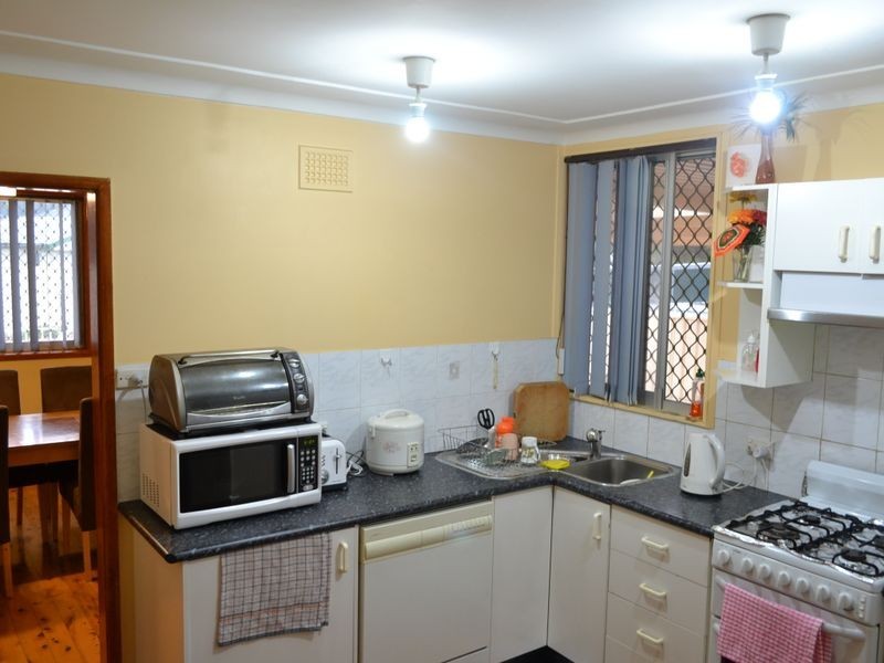 4 Mark Street, Canley Heights NSW 2166