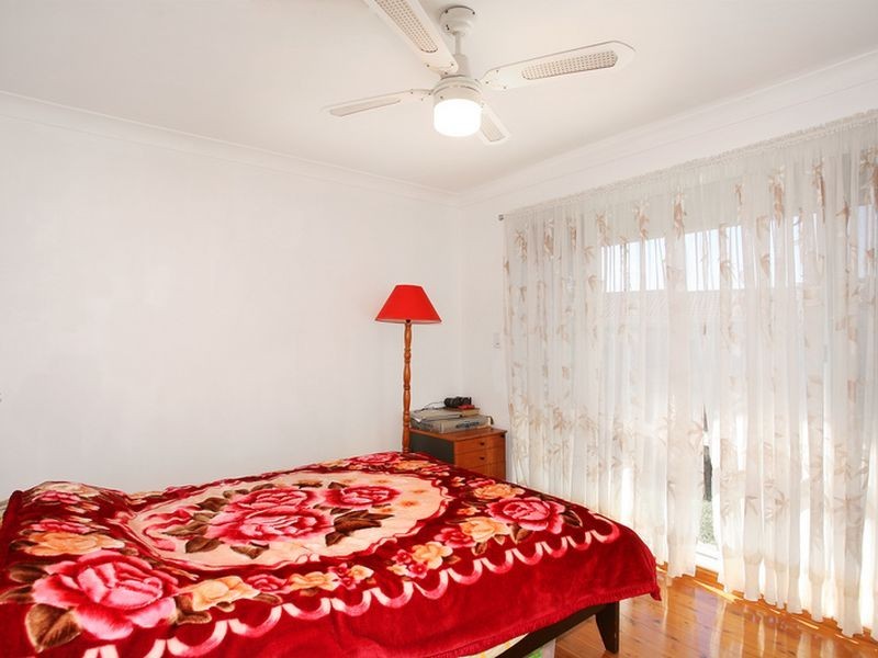 48 Mackillop Crescent, St Helens Park NSW 2560