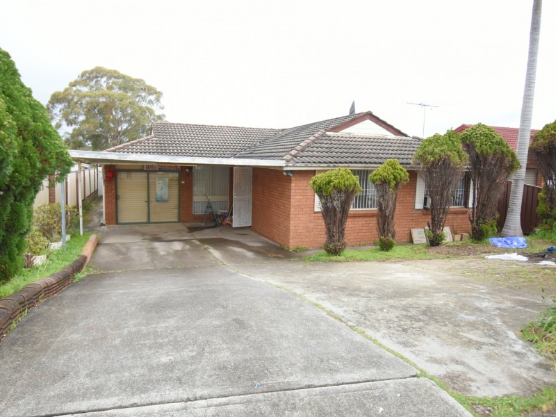 11 Brown Rd, Bonnyrigg NSW 2177