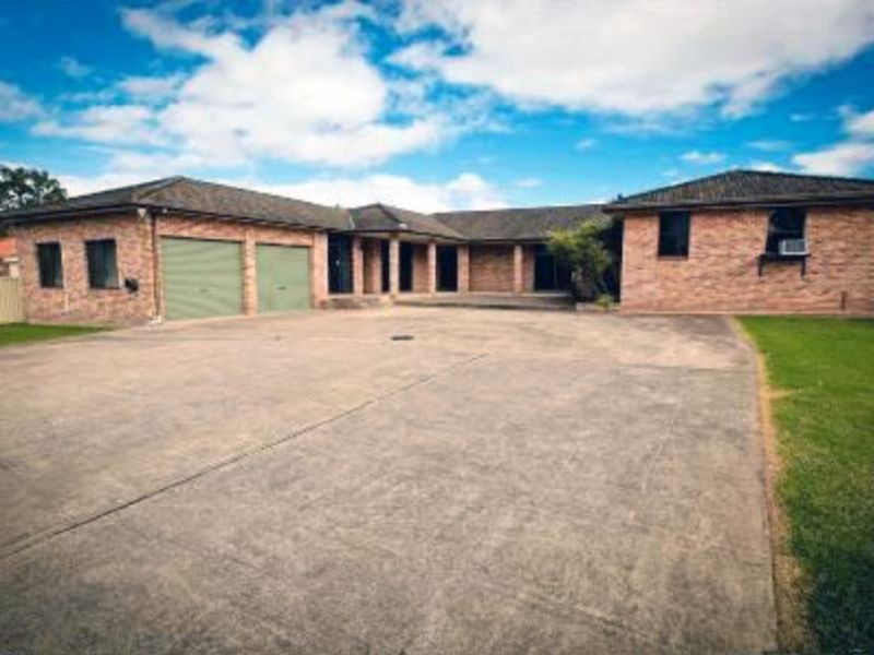 27 St Helens Close, West Hoxton NSW 2171