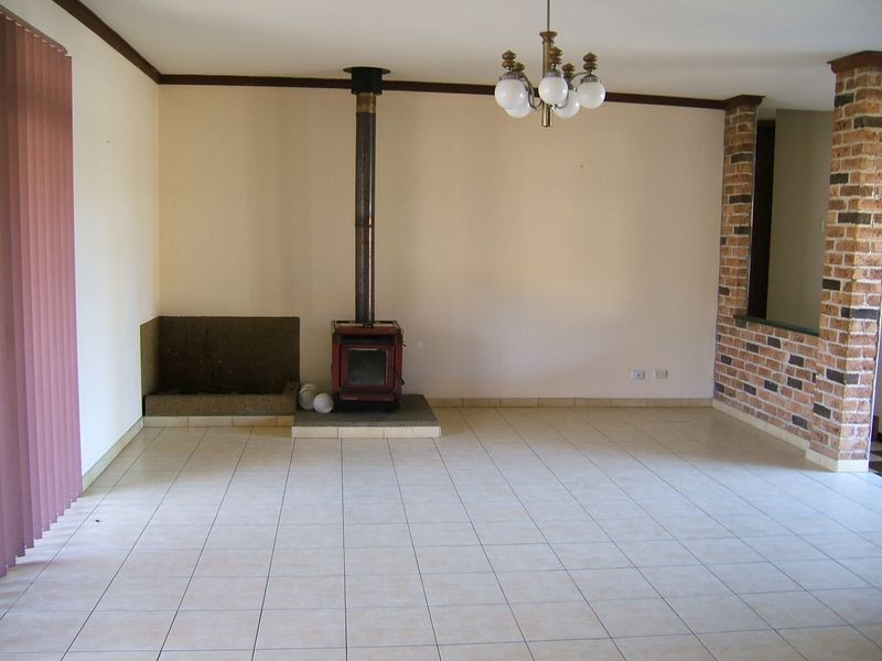 27 St Helens Close, West Hoxton NSW 2171