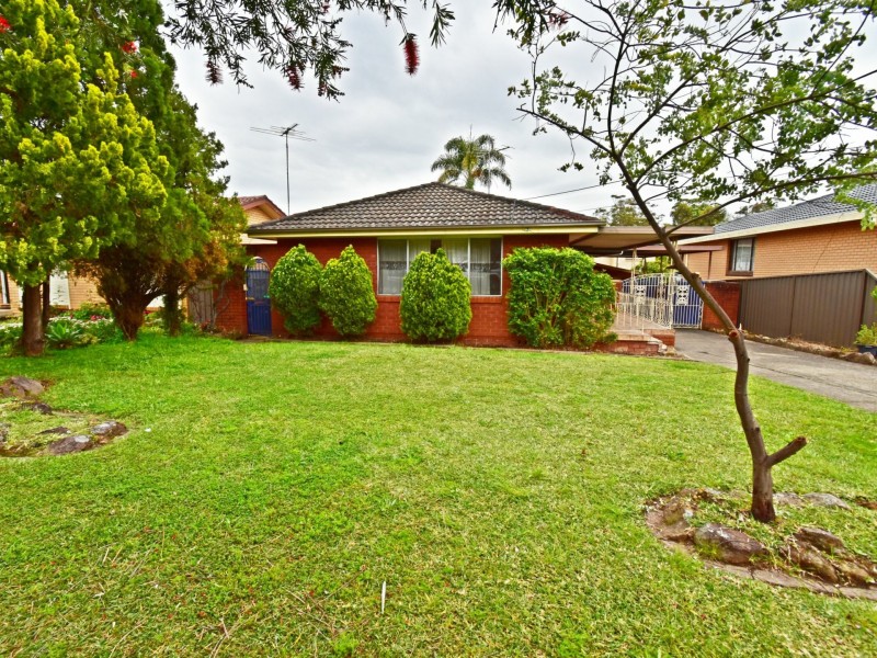 8 Sycamore Avenue, Casula NSW 2170