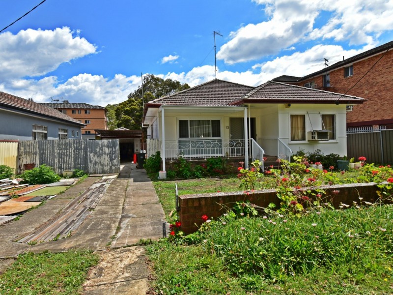 13 Fisher St, Cabramatta NSW 2166