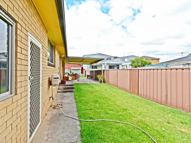 1 GLADSTONE ST, Canley Heights NSW 2166
