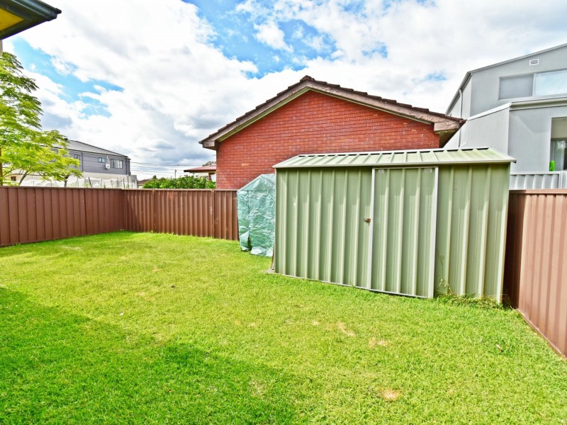 1 GLADSTONE ST, Canley Heights NSW 2166