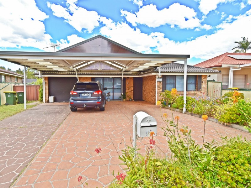 2 Concord Pl, St Johns Park NSW 2176