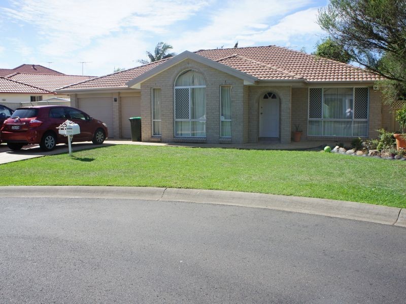 10 Daniel Place, Green Valley NSW 2168
