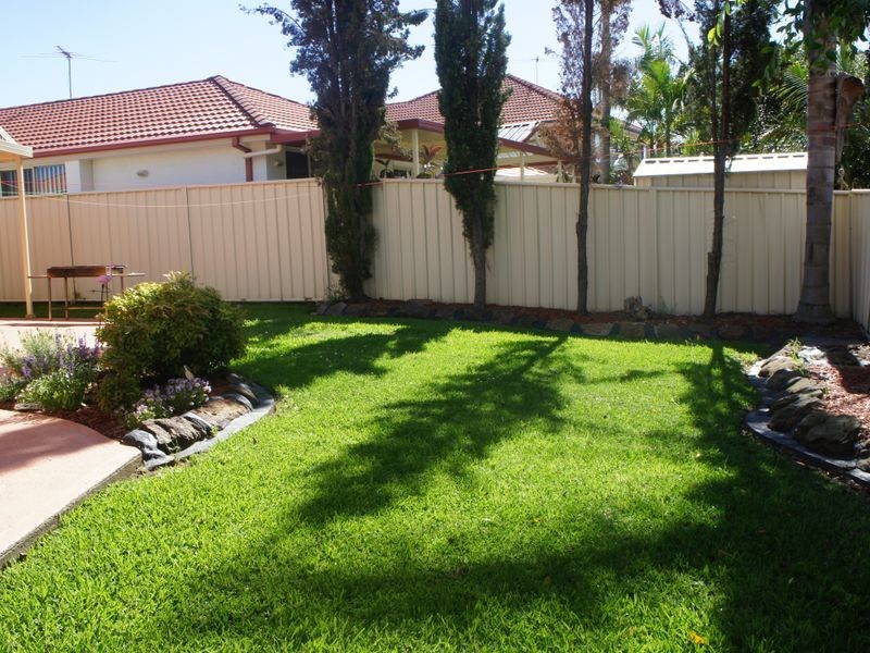 10 Daniel Place, Green Valley NSW 2168