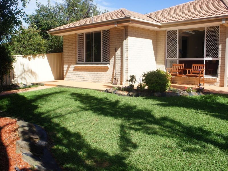 10 Daniel Place, Green Valley NSW 2168