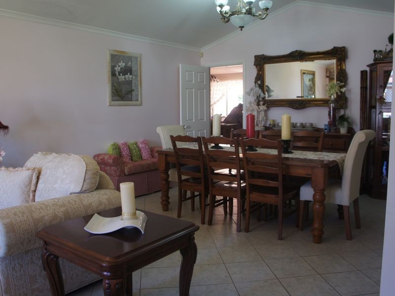 10 Daniel Place, Green Valley NSW 2168