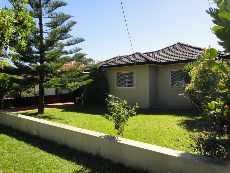 8 Haughton Street, Carramar NSW 2163